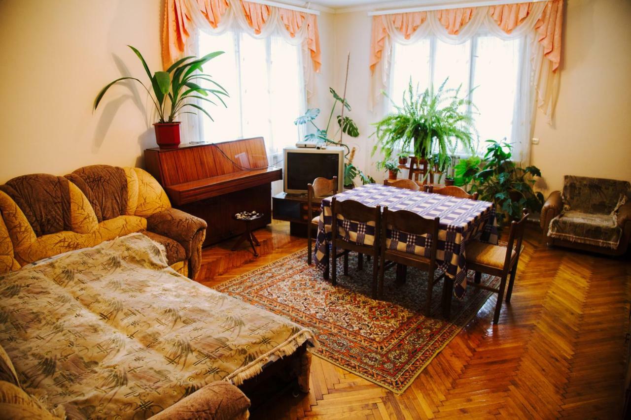 Zabava Apartment Yaremche Ngoại thất bức ảnh